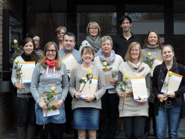 Nach erfolgreicher Teilnahme freuten sich die Teilnehmenden über ihr Zertifikat als erste Intergenerative Fachkräfte ?nach dem Dülmener Modell? in Deutschland. Sie reisten aus Dülmen, Münster, Warendorf und sogar Freiburg im Breisgau an.